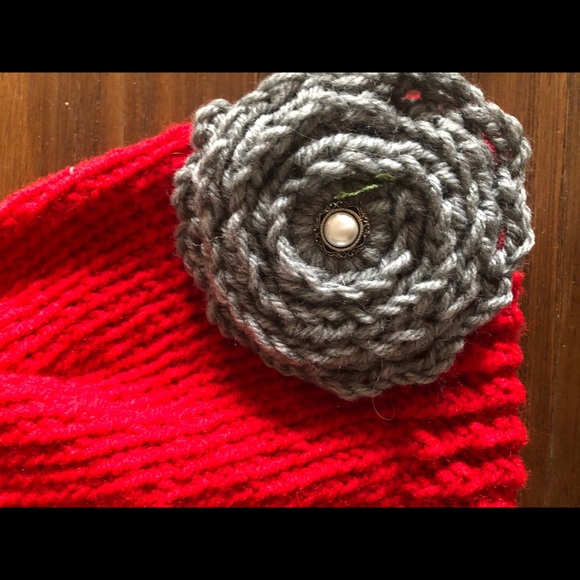Handmade kids flower red and gray hat - Picture 2 of 5